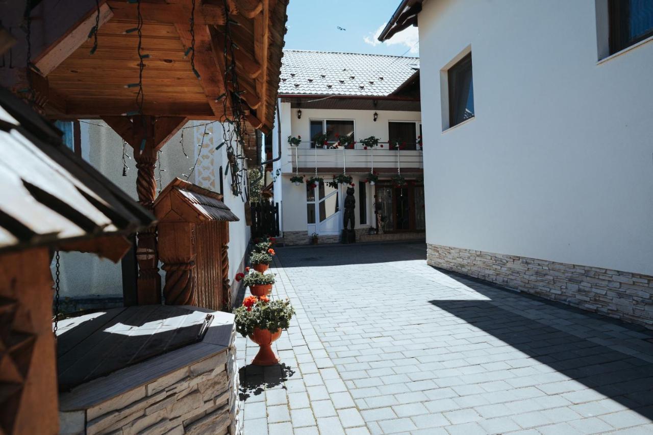 Pensiunea La Lenuta Oncesti  Exterior photo